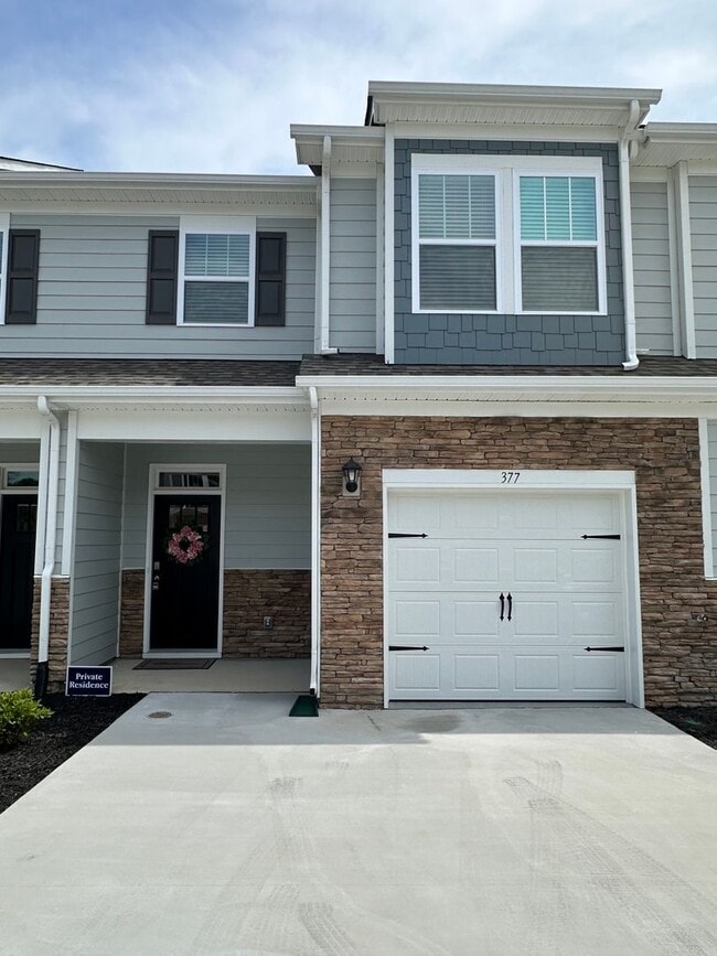 Building Photo - 377 Creekview Rd