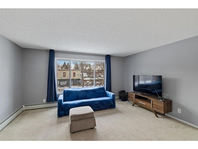 Building Photo - 3624 E 38th St