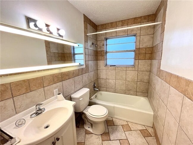 Building Photo - 44 Billingsley Dr