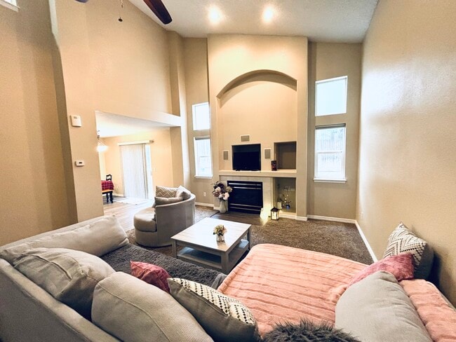 Primary Photo - 6140 Faxon Ct