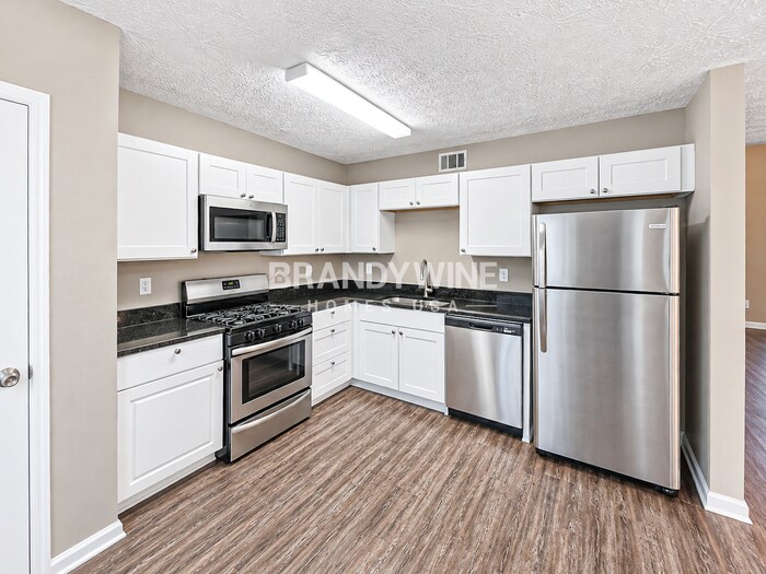 Building Photo - 3031 Kenville Ln