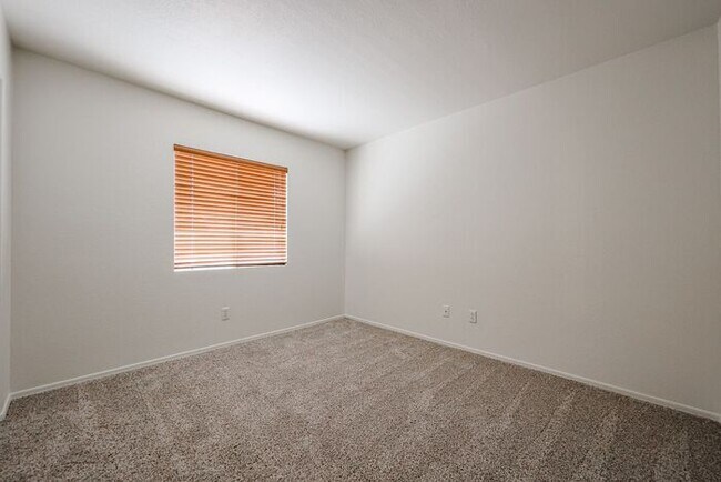 Building Photo - Charming 3-bedroom, 2-bathroom home locate...