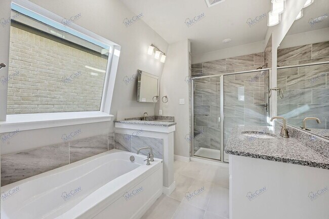 Building Photo - 358 Oakbend Dr