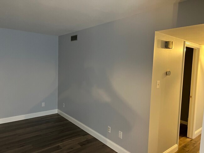 Building Photo - 4298 Chateau de Ville Dr