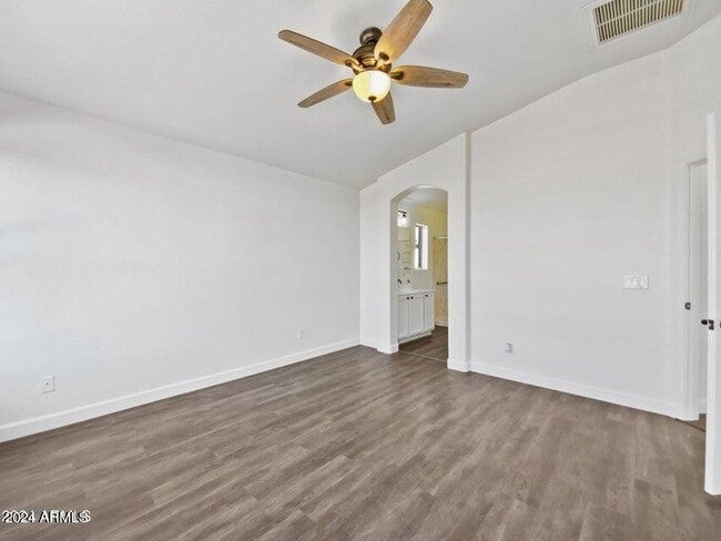 Building Photo - 866 S Cerise