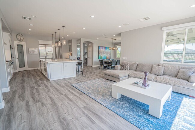 Building Photo - Spectacular 5-Bedroom Home with Pool, RV P...