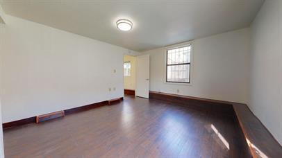 Building Photo - Beautiful 3 Bedroom 1.5 Bathroom with a Ga...