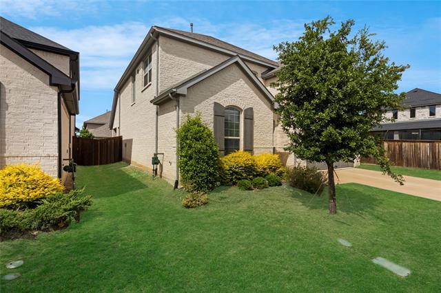 Building Photo - 813 Harrington Ln