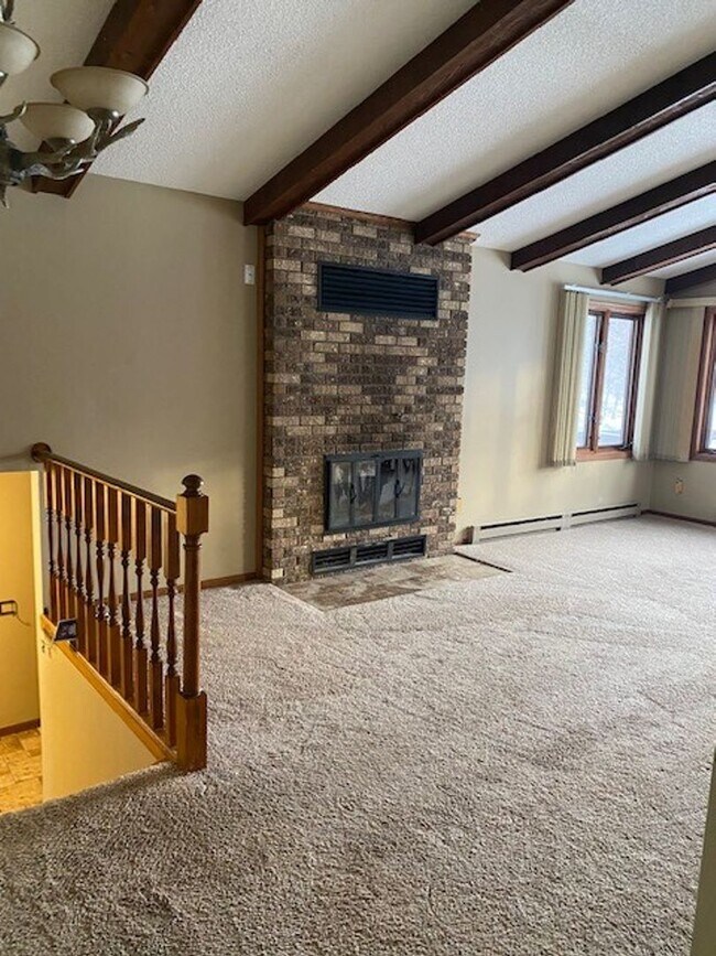 Building Photo - 4 Bedrooms, 2 Bathrooms Single Family Home in Pequot Lakes, MN w/2 car garage on the Whitefish Ch...