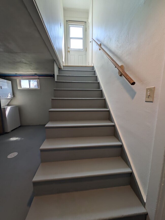 Building Photo - AAJ903