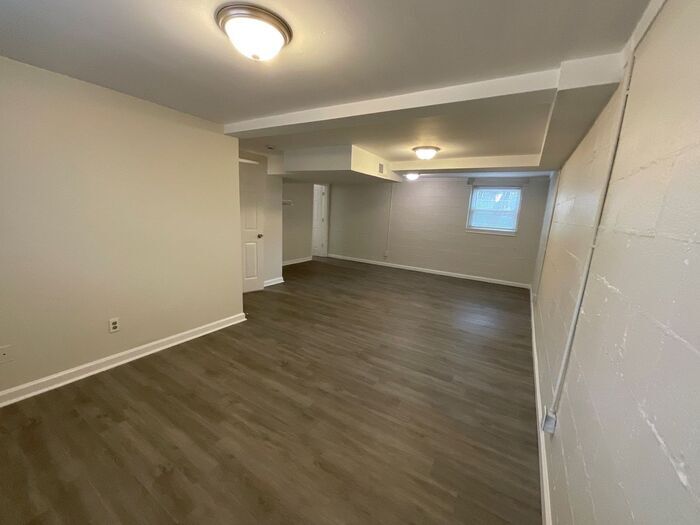 Building Photo - 2336 Pebble Rock E