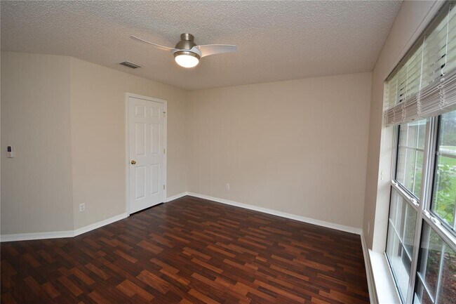 Building Photo - 101 Boulder Rock Dr