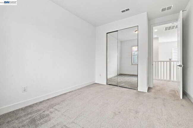 Building Photo - 33 Roccolino Ln