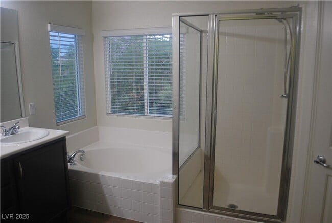 Building Photo - 10031 Cranbrook Falls Ct