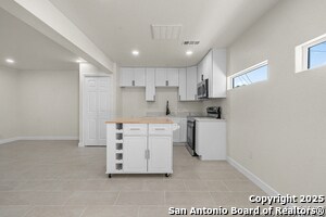 Building Photo - 9130 Windgarden Cir