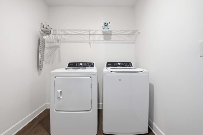 Building Photo - 205 Tiliwa Ct