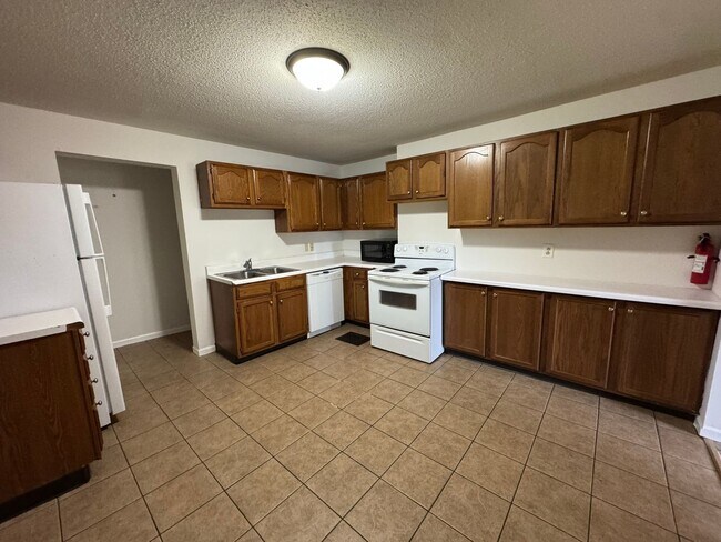 Building Photo - 1408 Bass Ave