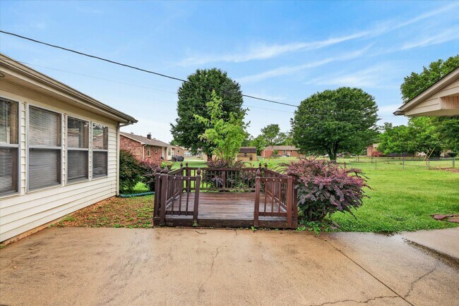 Building Photo - 2 Bedroom Dog Friendly Home For Rent With Large Bonus Room!
