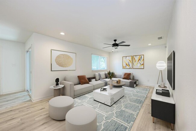 Building Photo - 6700 Kings Point