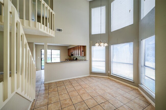 Building Photo - 10731 Staghill Dr