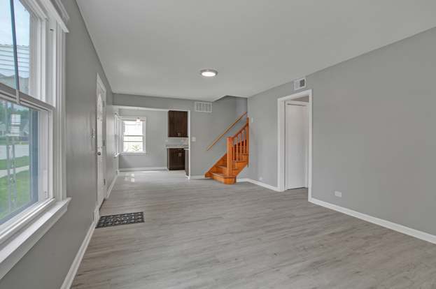 Building Photo - 8837 S Talman Ave