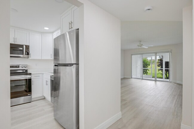 Building Photo - 3595 Birdie Dr