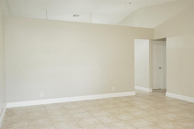 Building Photo - 10501 NW 43rd St