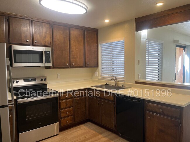 Building Photo - 5200 Piedmont Dr