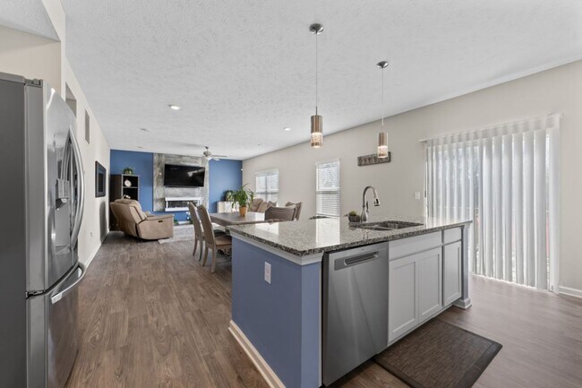 Building Photo - 8609 Warbler Br Wy