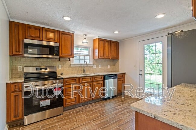 Building Photo - 210 Westover Dr