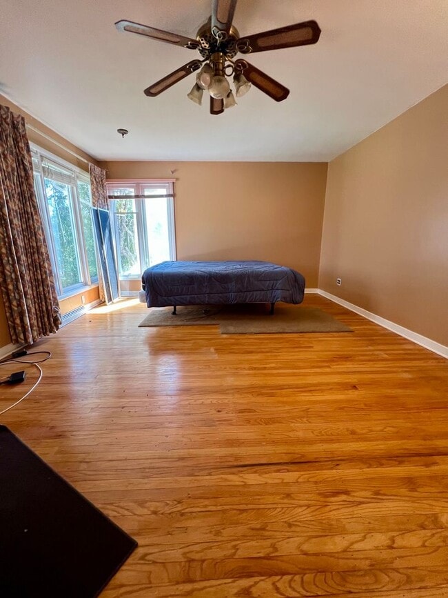 Building Photo - Stunning 4-Bedroom Single Family Home in Wyncote! Available NOW!