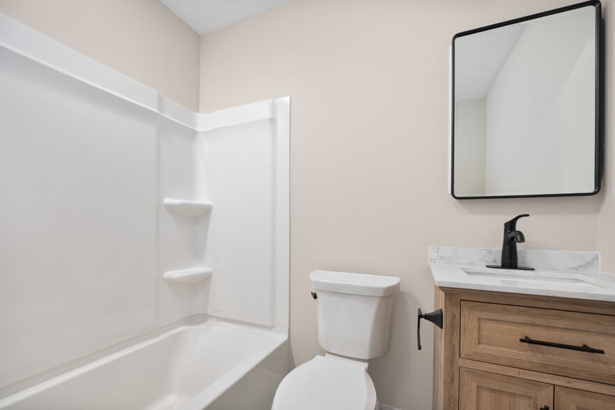 Building Photo - 81 W Pontiac St