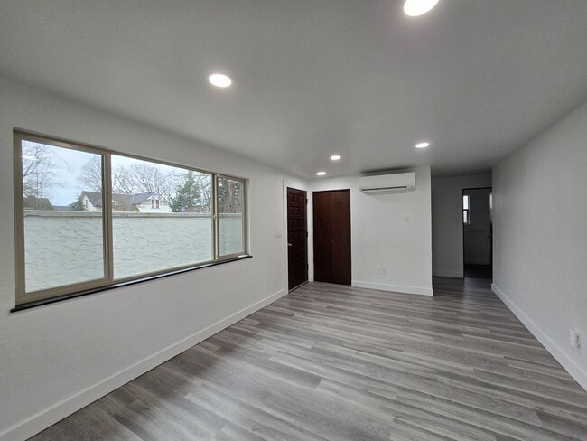 Building Photo - Tsoulouhas #1