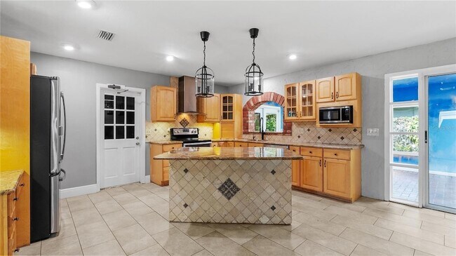 Building Photo - 5304 Rosecrest Cir