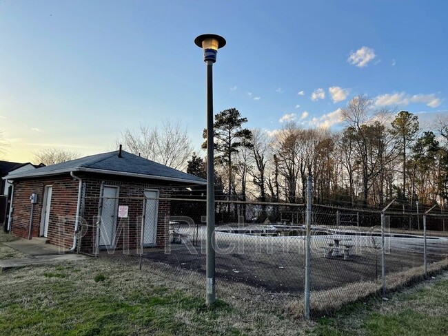 Building Photo - 4611 Coldstream Dr