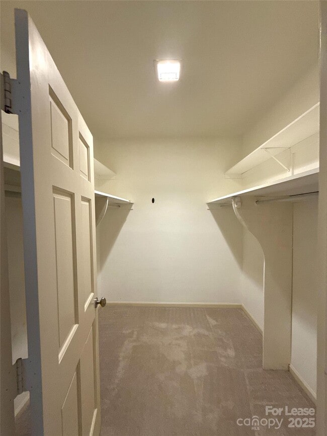 Building Photo - 1016 Queens Rd