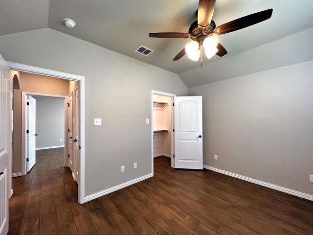 Building Photo - 219 Clover Cir