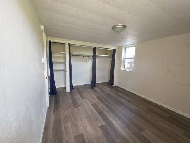 Building Photo - 4762 Greenfield Dr