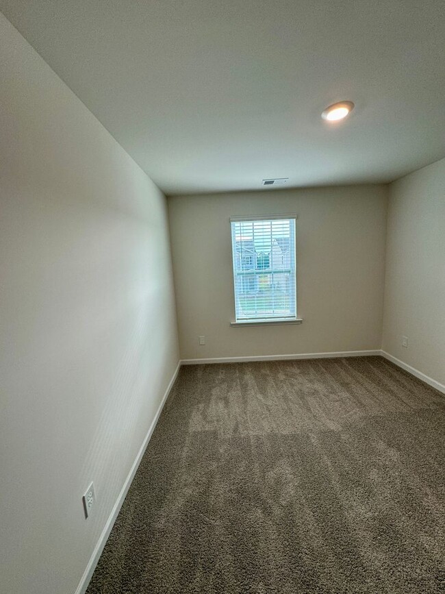 Building Photo - New 3BR/2.5BA Home in Hamilton Woods