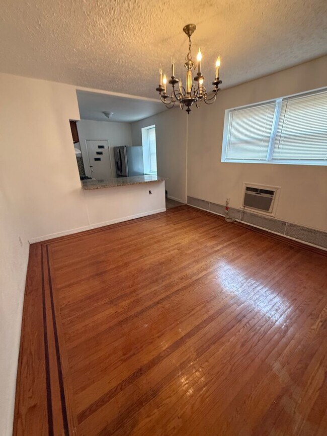 Building Photo - 28 N 50th St