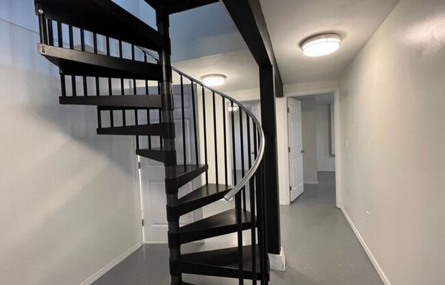 Building Photo - Large Home with Spiral Staircase in York Neighborhood!