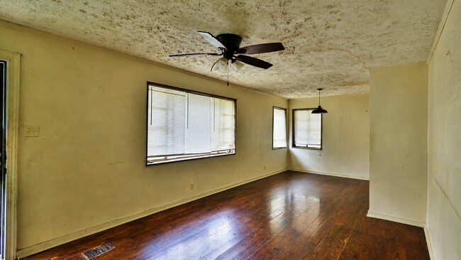Building Photo - 2763 Emerald Dr
