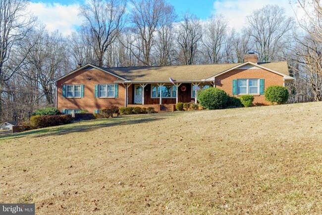 Building Photo - 194 Red Hill Rd