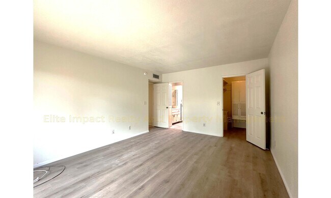 Building Photo - 5253 N Tigua Dr