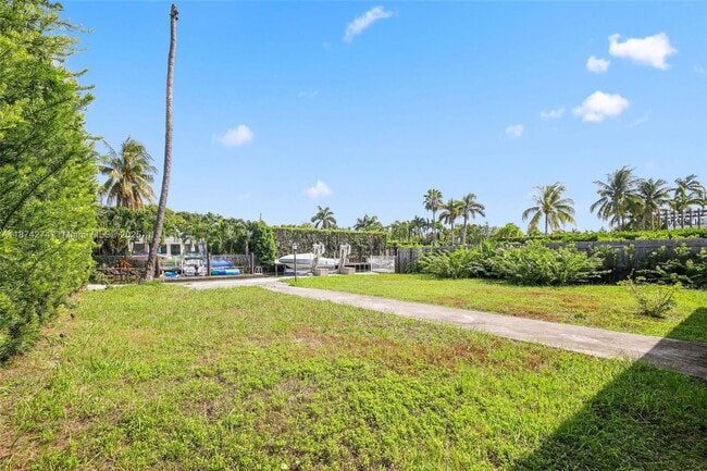 Building Photo - 681 Daytonia Rd