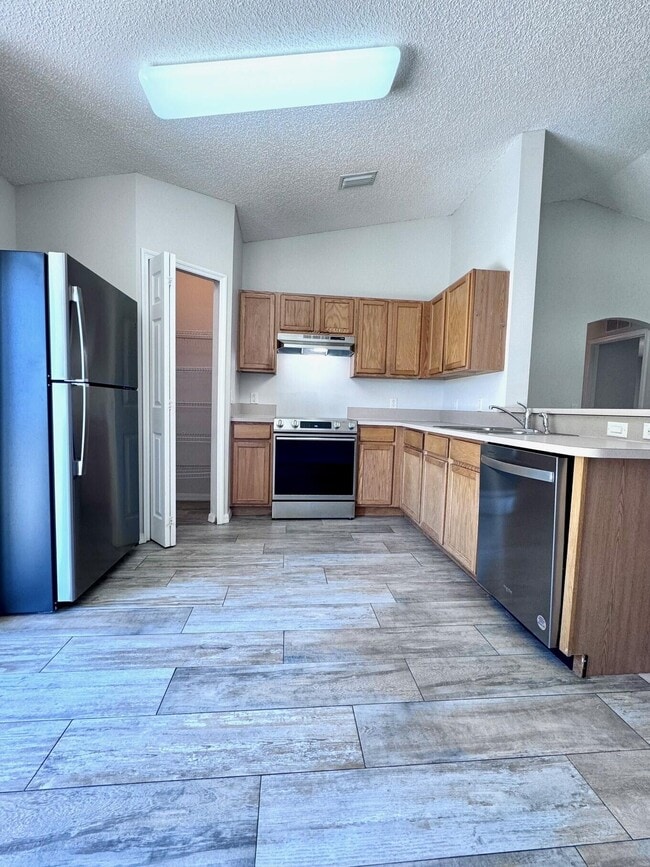 Building Photo - 1006 Fairplay Ave NW