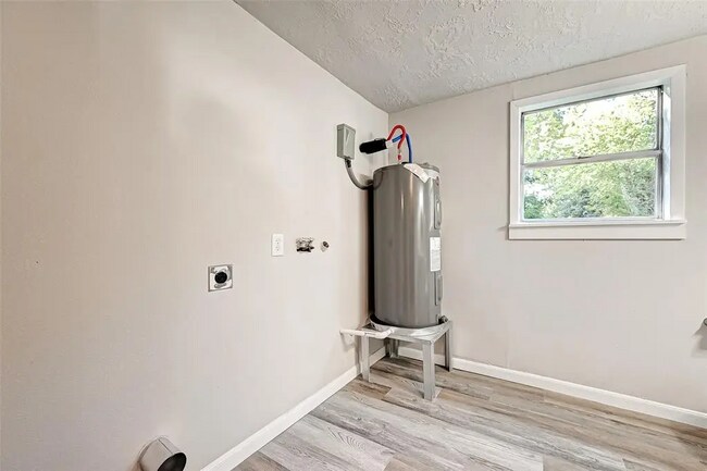 Building Photo - Bluebonnet