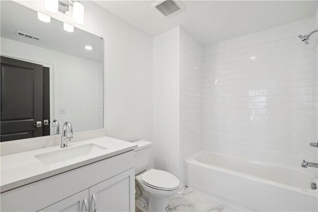 Building Photo - 432 Burton Dr