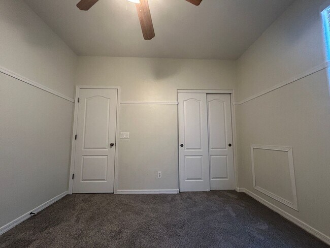 Building Photo - 4425 E Los Altos Dr
