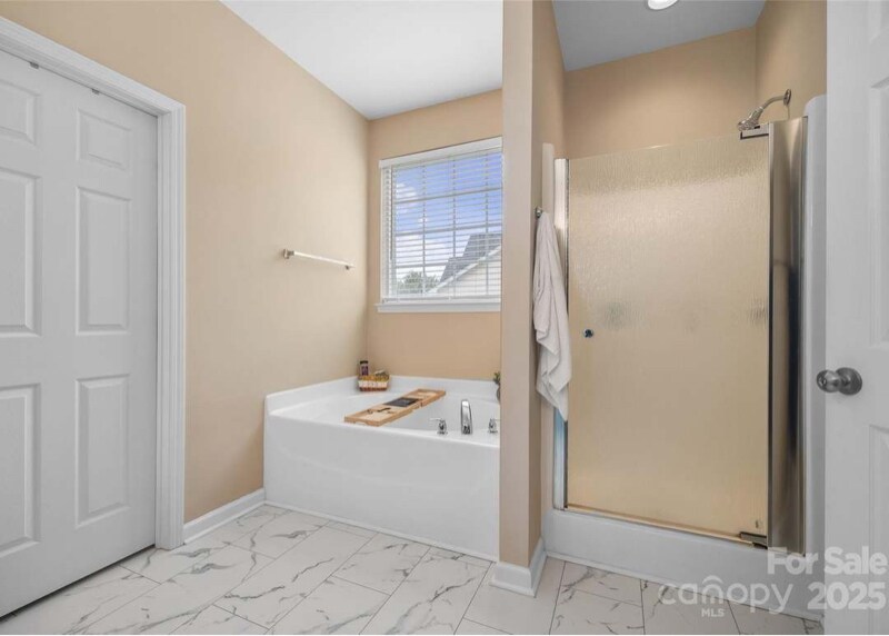 Building Photo - 673 Stonehenge Dr